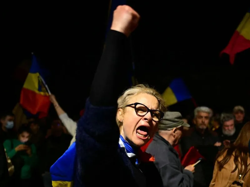 Supoerterii lui Călin Georgescu protestează în faţa sediului CCR - Profimedia Images