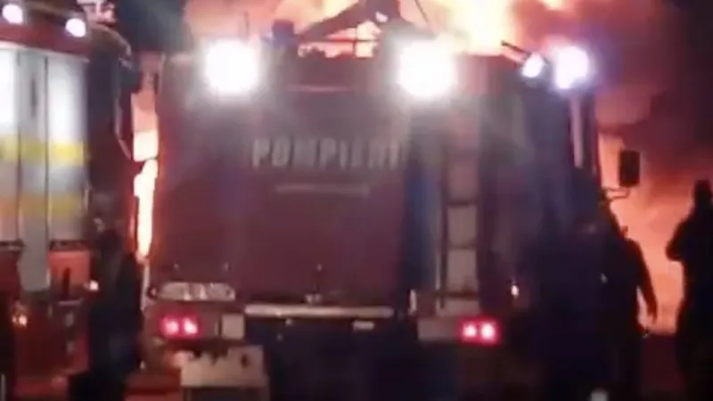 O cisternă cu 40 de tone de motoroină a luat foc în Brăila. Șoferul a fost găsit carbonizat Foto:Antena3