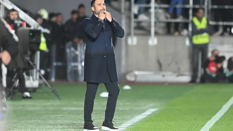 Adi Mutu „emigrează” în Azerbaidjan. Îi ia locul lui Reghe, dat afară. La rapid s-a întors Bergodi - Foto: Profimedia Images