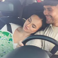 Și o călătorie cu mașina poate fi romantică - Foto: Freepik (imagine cu rol ilustrativ)