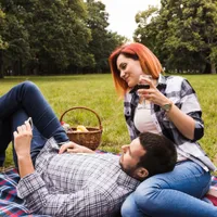 Ce amendă riști dacă faci picnic în pădure și nu strângi gunoiaele. Unde poți sta la pădure fără să iei amendă - Foto: Freepik (Imagine cu rol ilustrativ)