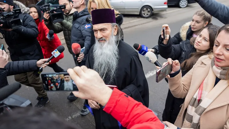 ÎPS Teodosie, audiat la DNA Constanța Foto: INQUAM PHOTOS/Costin Dinca