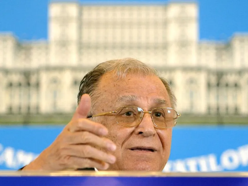 Cosmin Popa: Ion Iliescu a aplicat tactici de război hibrid împotriva propriului său popor - Foto: Profimedia Images
