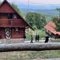 Doi columbieni cărăuși- chimiști și doi români scoteau cocaină din cafea la o cabană din Bihor Foto: ebihoreanul.ro