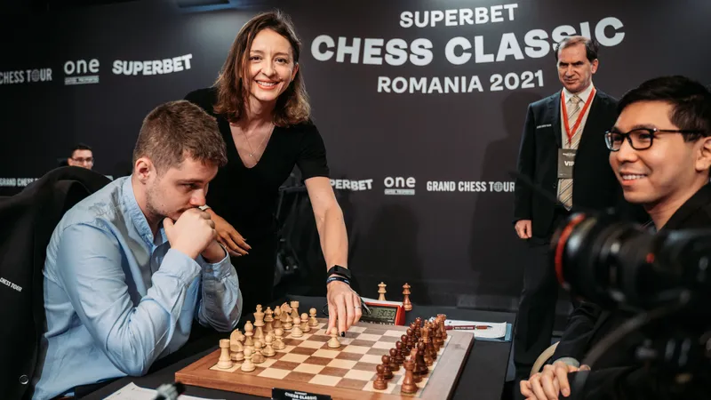Se încinge lupta la Superbet Chess Classic Romania 2021: trei jucători conduc, la egalitate/FOTO: Superbet Chess Classic Romania 2021