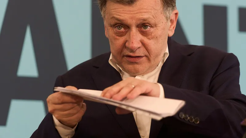 Crin Antonescu: ”Am un proiect prezidențial care vorbește despre cultură, vorbește despre educație” - FOTO: Profimedia (imagine cu rol ilustrativ)