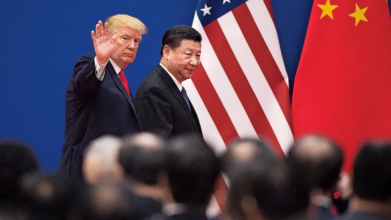 Președintele Trump cu președintele chinez Xi Jinping la un eveniment pentru liderii de afaceri, la Marea Sală a Poporului din Beijing în 2017