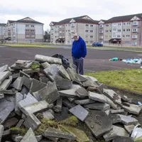 Un bărbat a rămas singur în cartier după ce a refuzat să se mute. A primit chiar și 46.000 de euro  - FOTO: Profimedia /