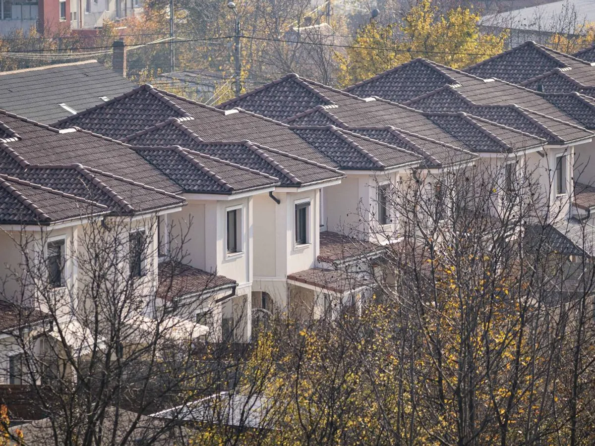 Case aliniate dintr-o dezvoltare imobiliară din Timişoara - Foto: INQUAM PHOTOS/Virgil Simionescu