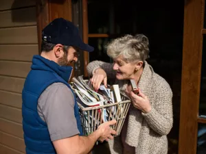 Haos la Casa de Pensie. „Mormane de adeverințe nerezolvate”. Care pensionari pierd bani? Foto: Freepik (fotografie cu caracter ilustrativ)