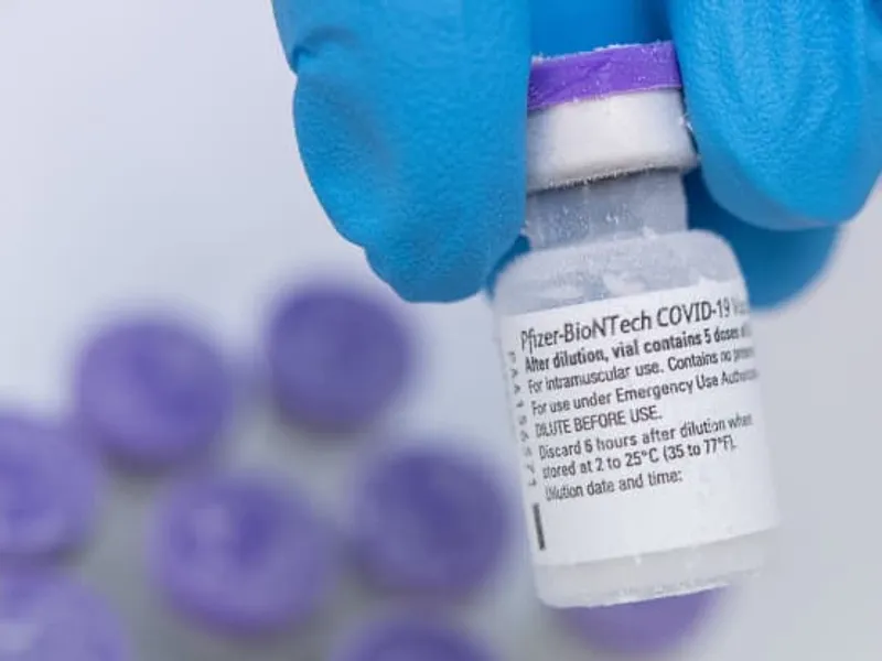 Doză de vaccin anti-COVID al Pfizer/BioNTech/FOTO: Getty