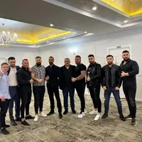 Vali și Mircea Nebunu într-o postare făcută a doua zi după nuntă, în salonul din Milano în care a avut loc evenimentul Foto: Facebook