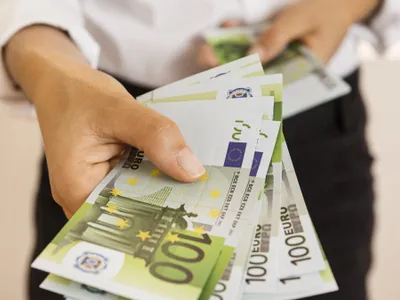 Curs BNR, 13 mai. Moneda euro şi-a oprit creşterea. Cursul leu-euro rămâne tot sub 5,10 lei - Foto: Freepik/CC0