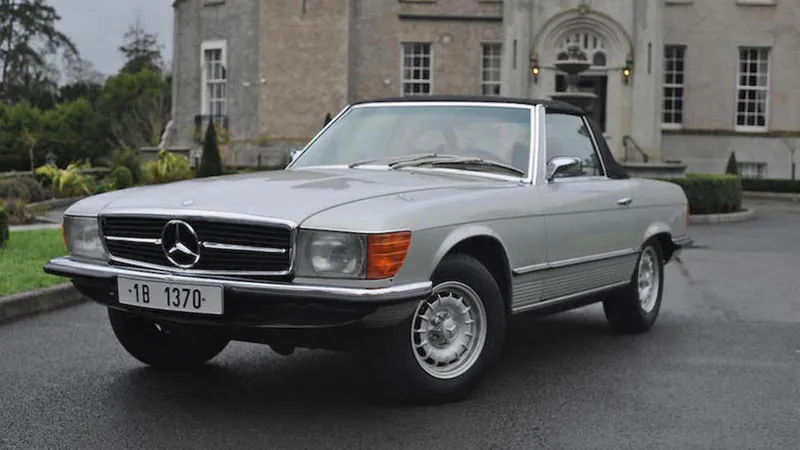 Mercedes SL similar cu cel condus de beizadeaua Pascu avea și Zoia Ceaușescu - Foto: automarket.ro