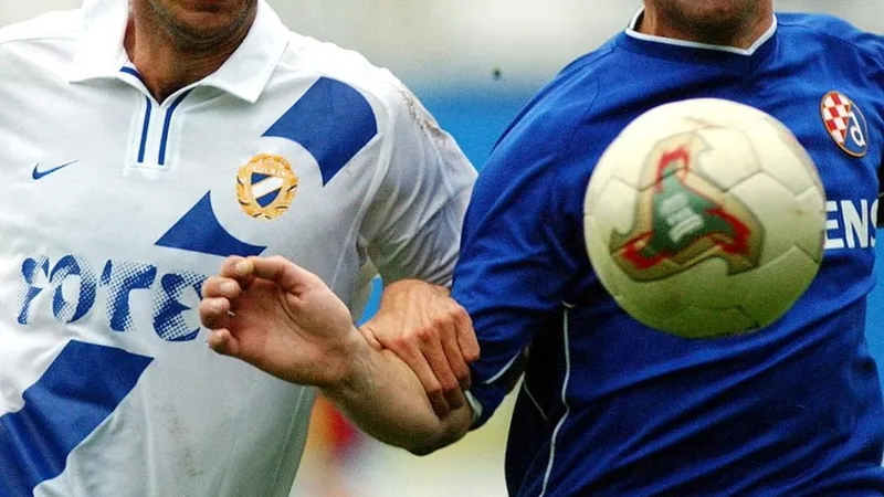 Ce fotbalist român a jucat în Liga Campionilor, și-a pierdut averea și a „sfârșit” șofer de TIR? - Foto: Profimedia Images/ Imagine cu caracter ilustrativ