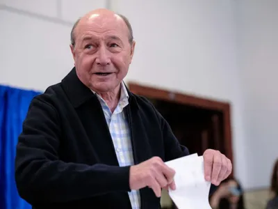 Traian Băsescu a votat -  Foto: Inquam Photos / Alexandru Nechez
