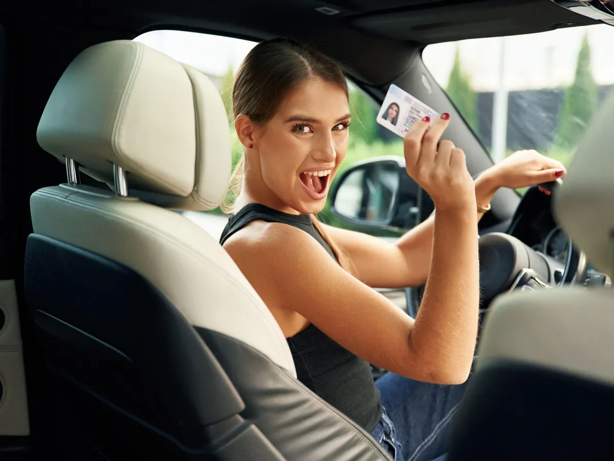 Vrei să dai de permis în 2026? De ce acte ai nevoie pentru școala de șoferi și examenul auto