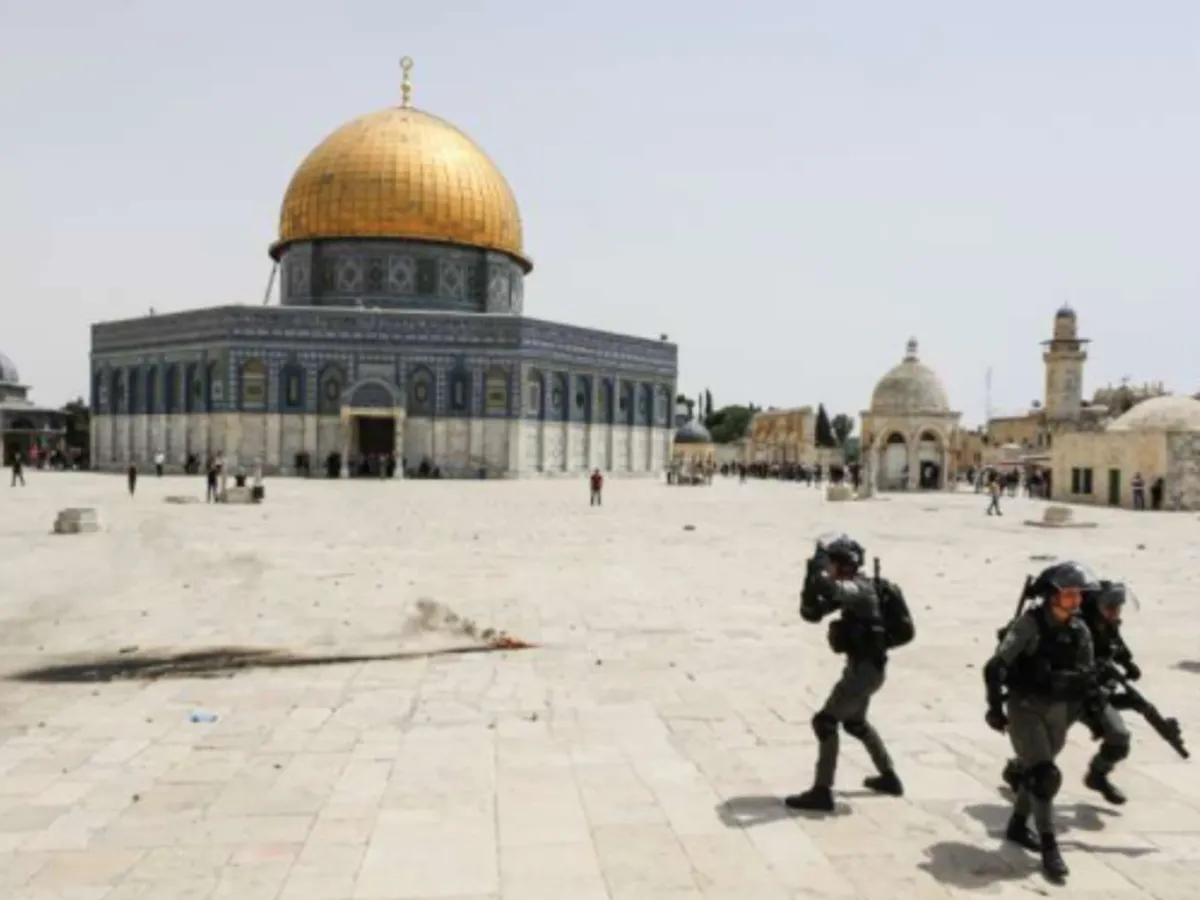 Noi ciocniri între palestinieni şi poliţiştii israelieni pe Esplanada Moscheilor/FOTO: Agerpres