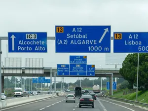 Vacanță cu mașina în Portugalia? Atenție, pe autostrăzi! 50 € amendă, dacă nu faci acest lucru - Foto: Profimedia Images