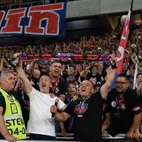 Mihai Stoica în Peluza Nord - Foto: Profimedia Images