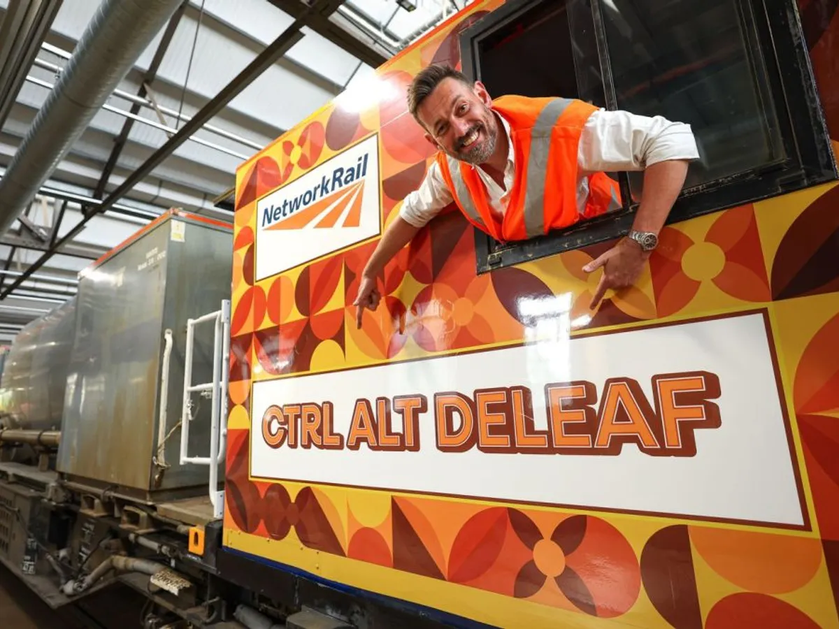 Locomotiva unui tren spărgător de frunze din Marea Britanie - Foto: Profimedia Images