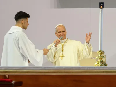 Papa Leon al XIV-lea a sosit la Monaco în prima sa vizită oficială în Europa de Vest, într-un turneu - Foto: Profimedia Images