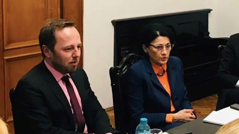 Radu Szekely, fost șef de cabinet al Ecaterinei Andronescu, împreună cu aceasta/FOTO: Facebook