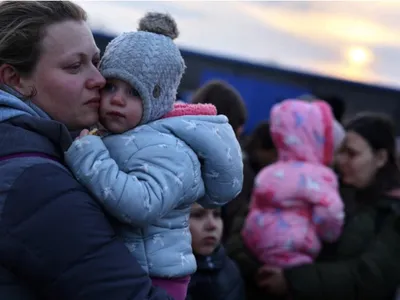 Exemplu de umanitate: Un om al străzii din București a venit să doneze alimente pentru refugiați/FOTO: Aljazeera