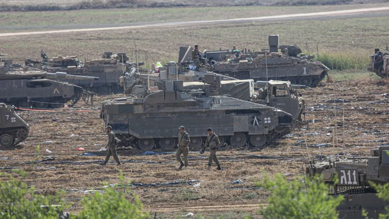 Israelul a pregătit 40.000 de blindate să intre în Gaza - Foto: Profimedia Images
