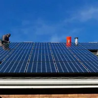 Peste 84.000 de români și-au pus panouri fotovoltaice și au devenit prosumatori. Rețeaua nu ține - Foto: Flickr/John Callas - Imagine cu rol ilustrativ