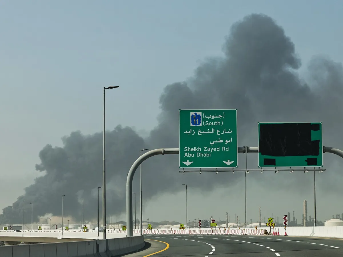 Noi atacuri ale Iranului în regiune. Portul comercial Duqm din Oman, lovit de drone. Explozii în Doha și Dubai