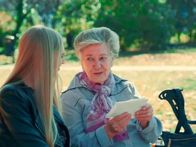 Pensionar în parc - Foto: Freepik