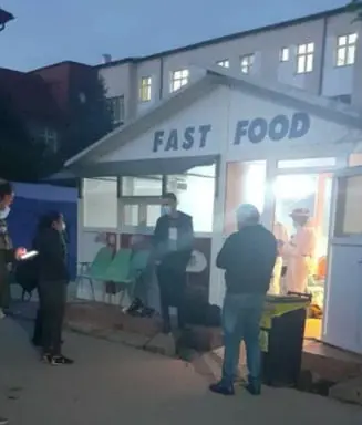 Spitalul de Urgență Sibiu primește pacienții COVID într-un chioșc fast-food dezafectat/FOTO: Libertatea