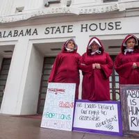 Activiste pro-choice, înainte de votarea legii. Foto: NY Times via AP