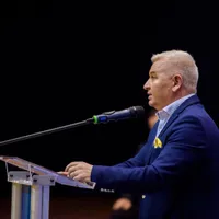 Bătaie în parlament, între un penelist și un fost penelist. Roman acuză că a luat un genunchi în nas - Foto: Facebook/Florin Roman - Imagine cu rol ilustrativ