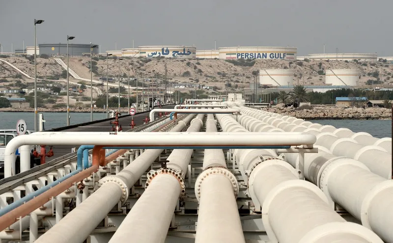 Prin insula Kharg trece 90% din exportul petrolului iranian - Foto: Profimedia Images