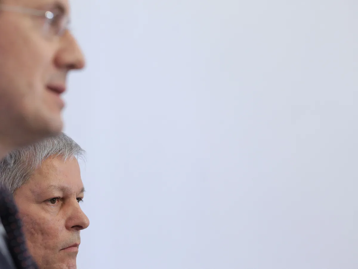 Dan Barna și Dacian Cioloș urmează să concureze pentru președinția noului partid. Foto Inquam Photos/Octav Ganea