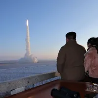 Coreea de Nord, țară prietenă a Rusiei, a lansat mai multe rachete de croazieră către Marea Japoniei - Foto: Profimedia images