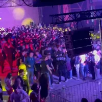 Busculadă la un concert în Capitală, unde participau zeci de adolescenţi, după ce cineva a pulverizat o substanţă iritantă