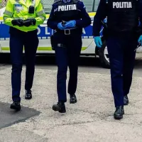 Bărbat bătut și obligat să scoată banii din cont de hoții ce îi jefuiau casa. Ce spun polițiștii? - Foto: Arhiva / imagine cu rol ilustrativ