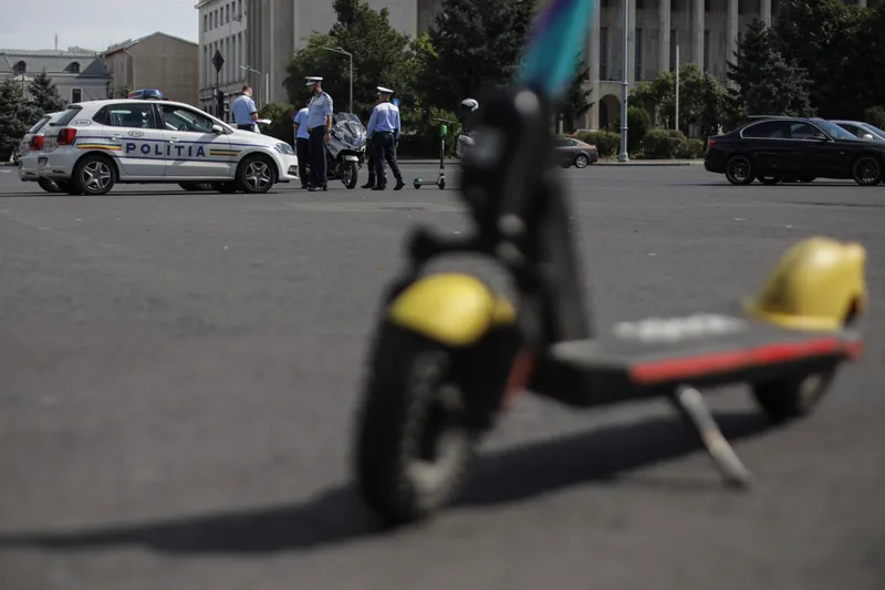 Neamț: Un adolescent de 15 ani din Piatra-Neamț a murit după ce a căzut de pe o trotinetă electrică
