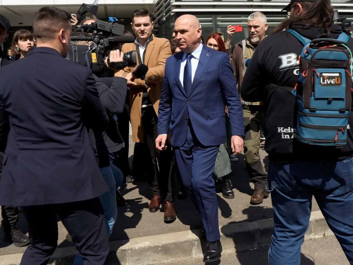 Preşedintele interimar Ilie Bolojan, la lansarea candidatului la Preşedinţie Crin Antonescu - Foto: Profimedia Images