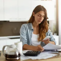 Ce s-ar putea tăia la stat pentru a face economie la buget? Salarii, sporuri și prime pe listă - Foto: Freepik (rol ilustrativ)