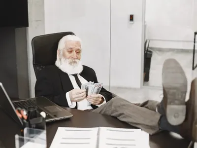 Ești pensionat special, încalci legea și ești condamnat? Nu mai primești pensia specială - Foto: Freepik (Imagine cu rol ilustrativ)