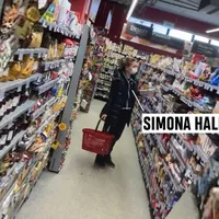 Simona Halep, incognito la supermarket / cancan.ro