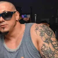 Interlopul Cimpa, șeful Școlii de șmecheri de la Albina, reclamat că ia pizza și n-o plătește Foto: Monitorul de Suceava