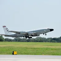 Avion de spionaj de 35.000.000$ deasupra României. Au scandat Dobrogea, Marea Neagră spre Crimeea - Foto: profimediaimages.ro
