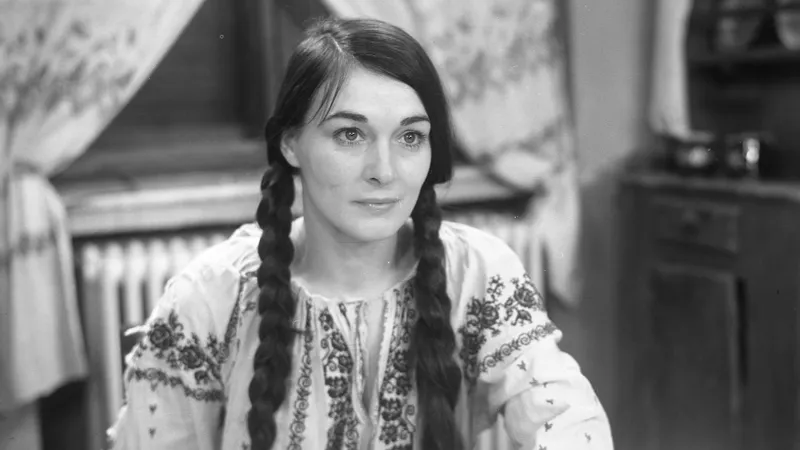 Recunoașteți personajul? Maria Ploae: Viața s-a schimbat după întâlnirea cu un preot - Foto: Facebook / Studiourile Buftea