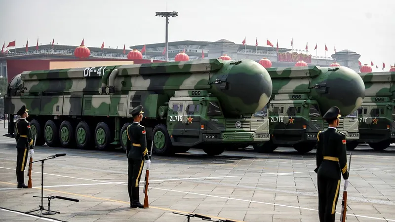 China accelerează producția de focoase nucleare/foto:nbc