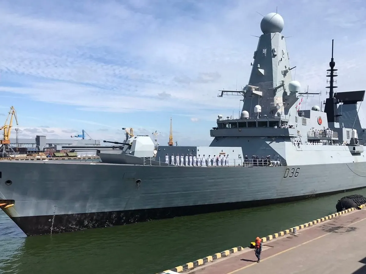 Situația devine gravă în Marea Neagră. OSCE: Retorică agresivă şi o activitate militară neobişnuită (în imagine, HMS Defender/FOTO: MoD